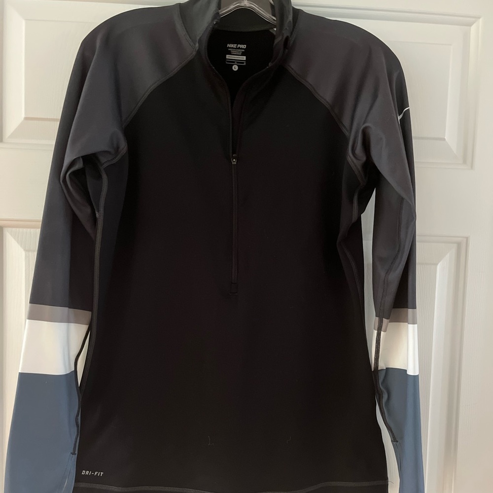 WOMENS NIKE 1/2 ZIP DRI FIT PULLOVER IN EXCELLENT CONDITION. SIZE LARGE